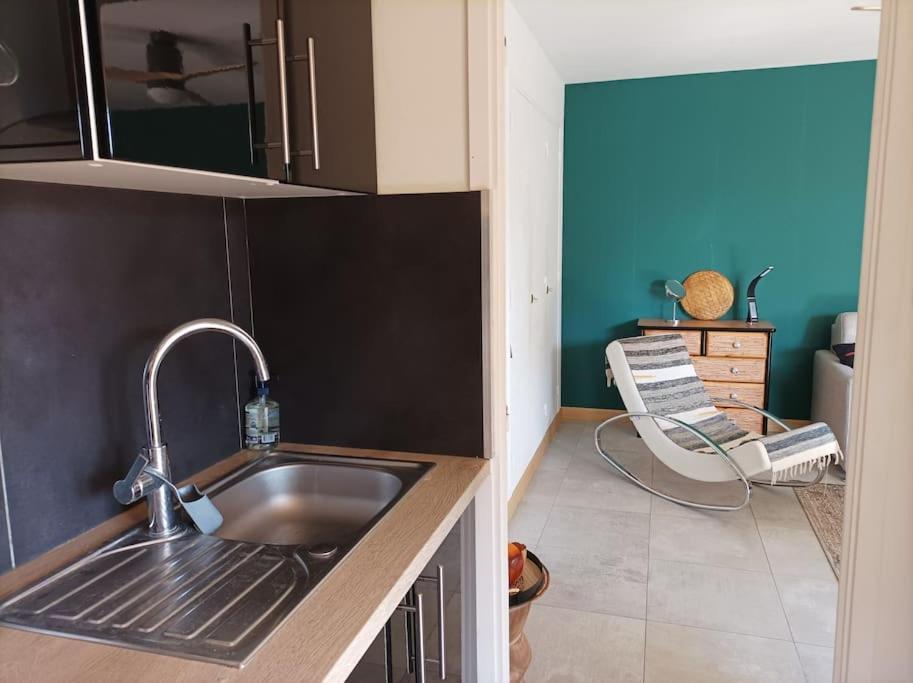 Apartment A 6mn De Sanary-5mn Plage-wifi-balcon-parking *