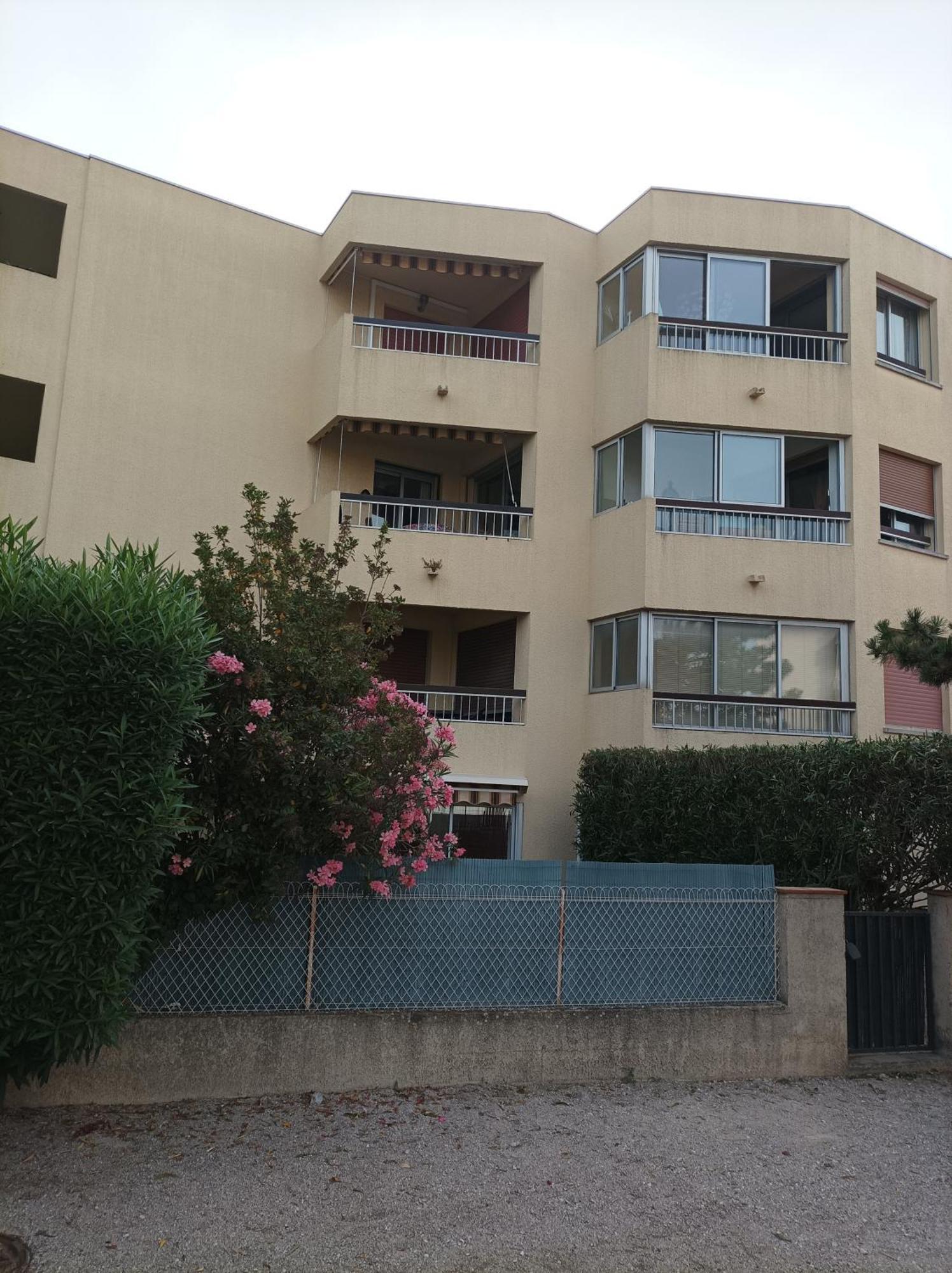 A 6mn De Sanary-5mn Plage-wifi-balcon-parking Apartment *